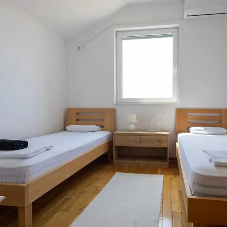 Branko 12km From Dubrovnik * Ravno